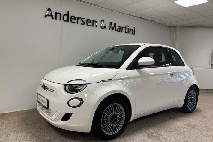 Hvid Fiat 500e fra 2023