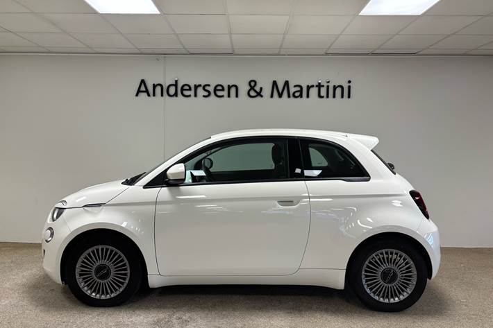 Hvid Fiat 500e fra 2023