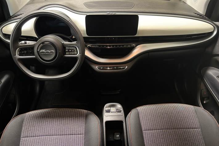 Hvid Fiat 500e fra 2023