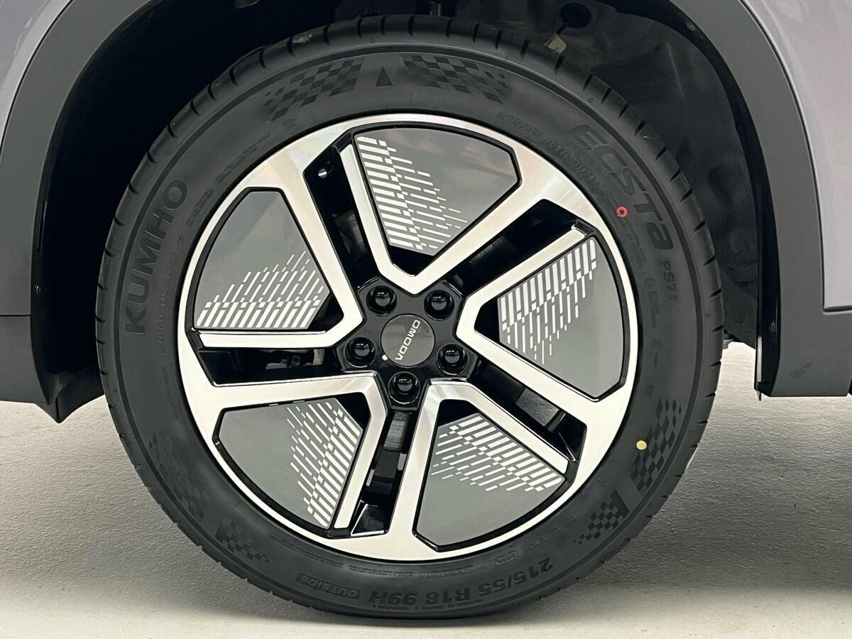 Grå Omoda 5 fra 2025