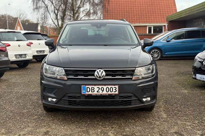 Grå VW Tiguan fra 2018