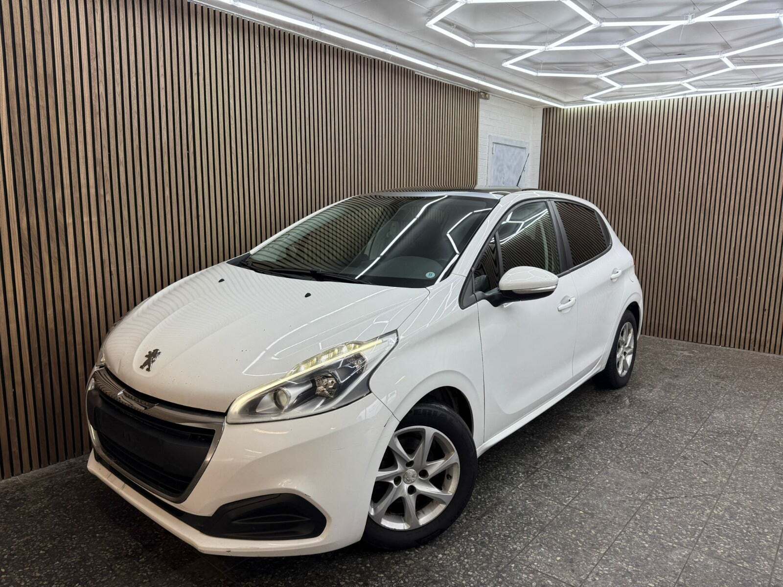 Peugeot 208 1,6 BlueHDi 100 Allure