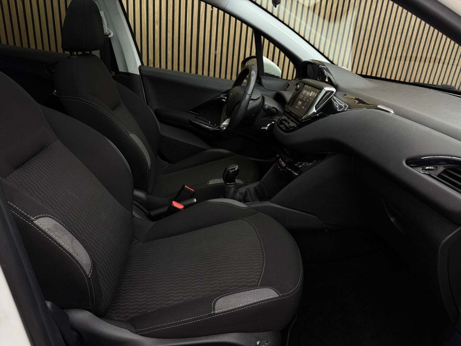 Peugeot 208 1,6 BlueHDi 100 Allure