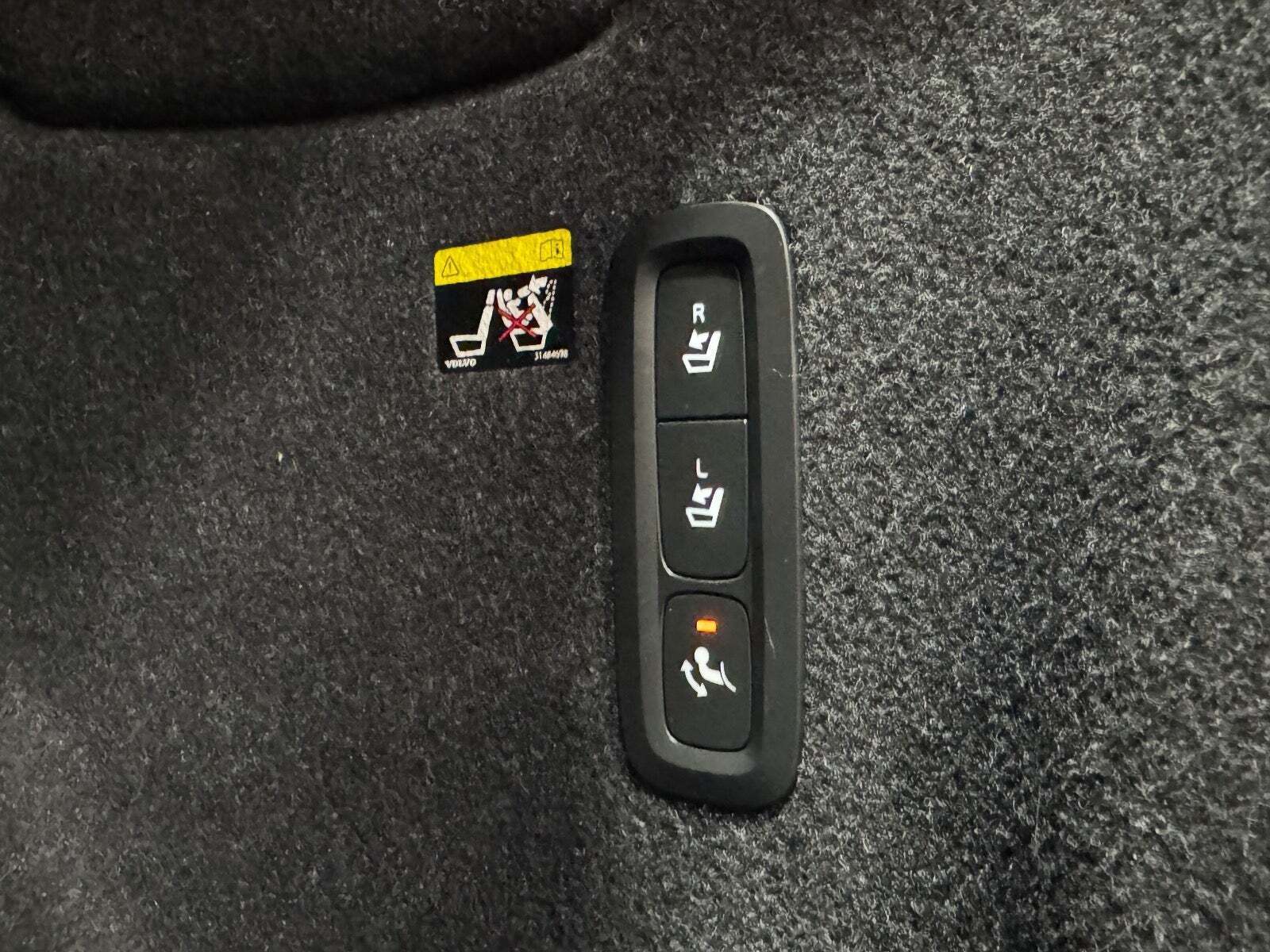 Grå Volvo XC40 fra 2019