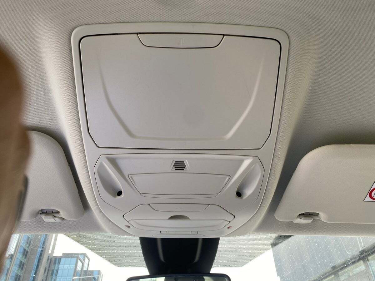 Grå Ford C-MAX fra 2017