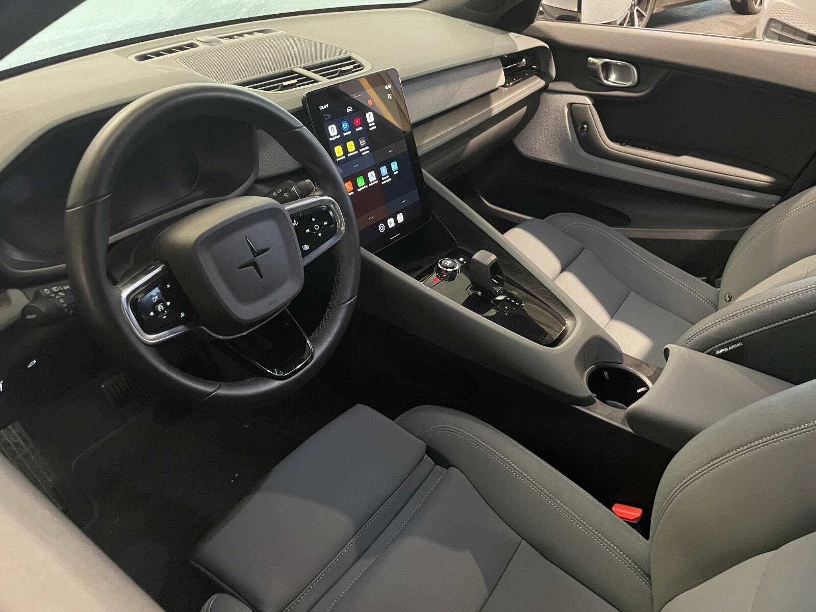 Hvid Polestar 2 fra 2023