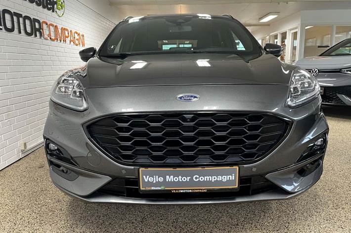 Grå Ford Kuga fra 2020