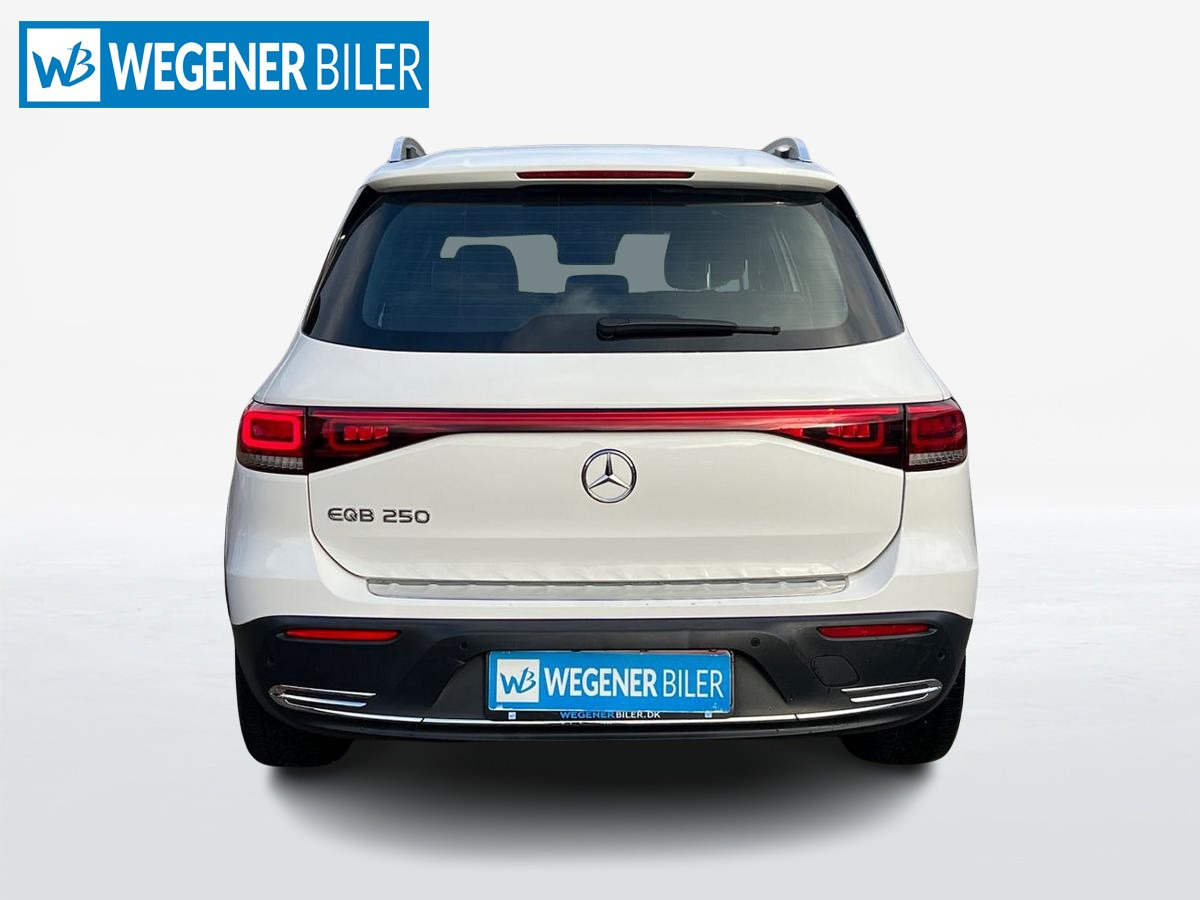 Mercedes EQB250