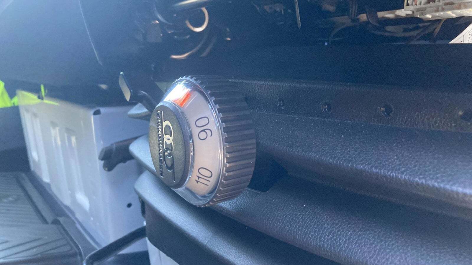 Hvid Mercedes Sprinter 317 fra 2024