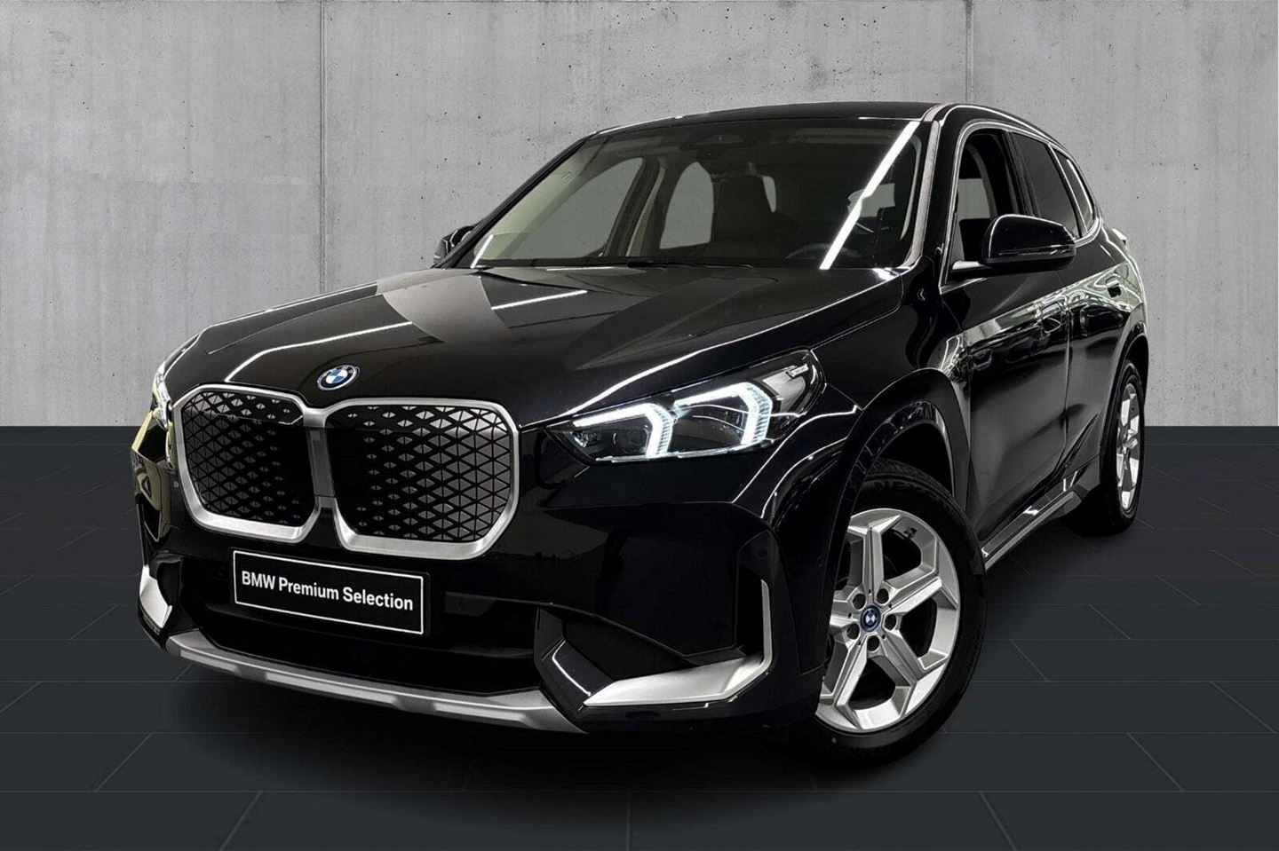 BMW IX1 EDrive20 X Line 299 900 Kr bmw-ix1-edrive20-x-line-299-900-kr