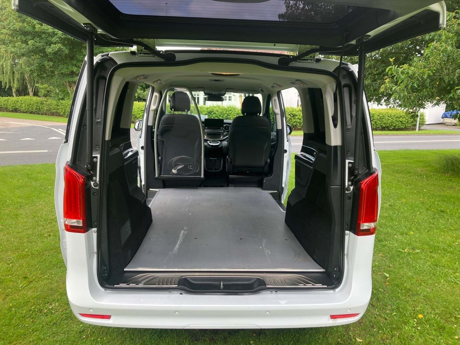 Mercedes EQV300 L Van