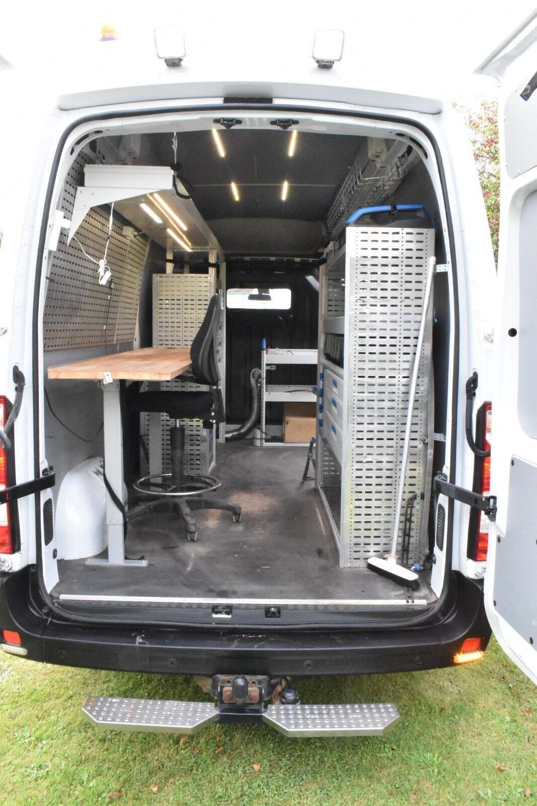 Renault Master III T35 2,3 dCi 170 L3H3 Kassevogn