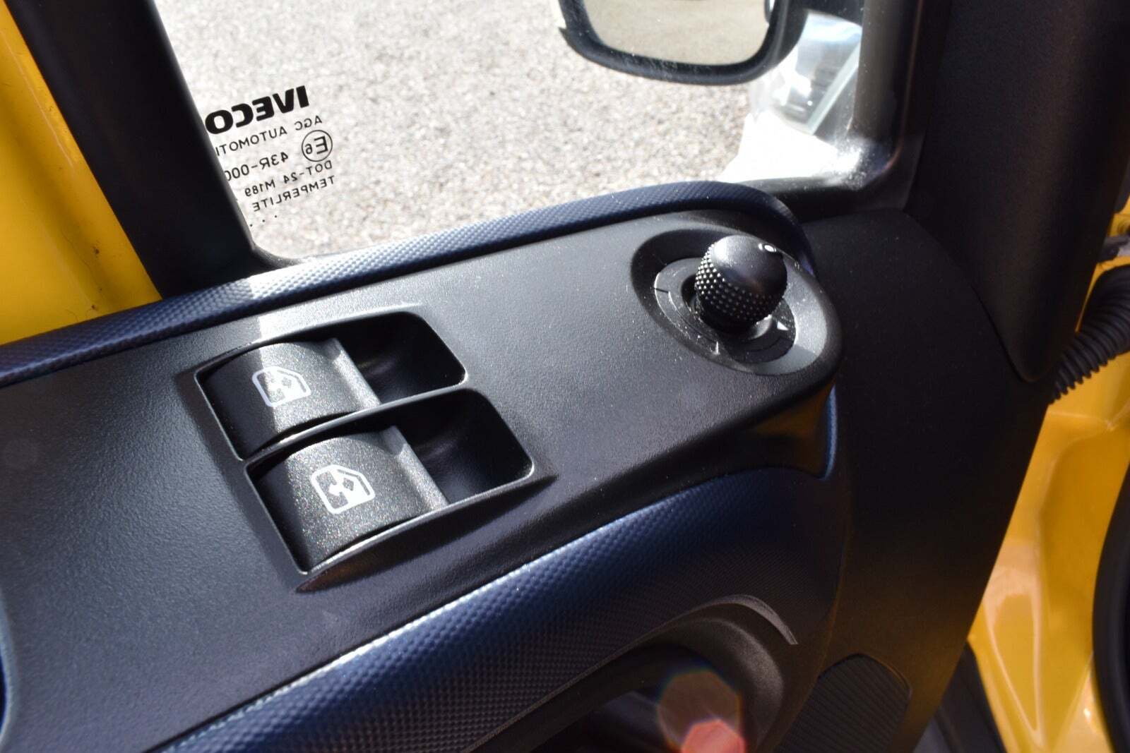 Gul Iveco Daily fra 2019