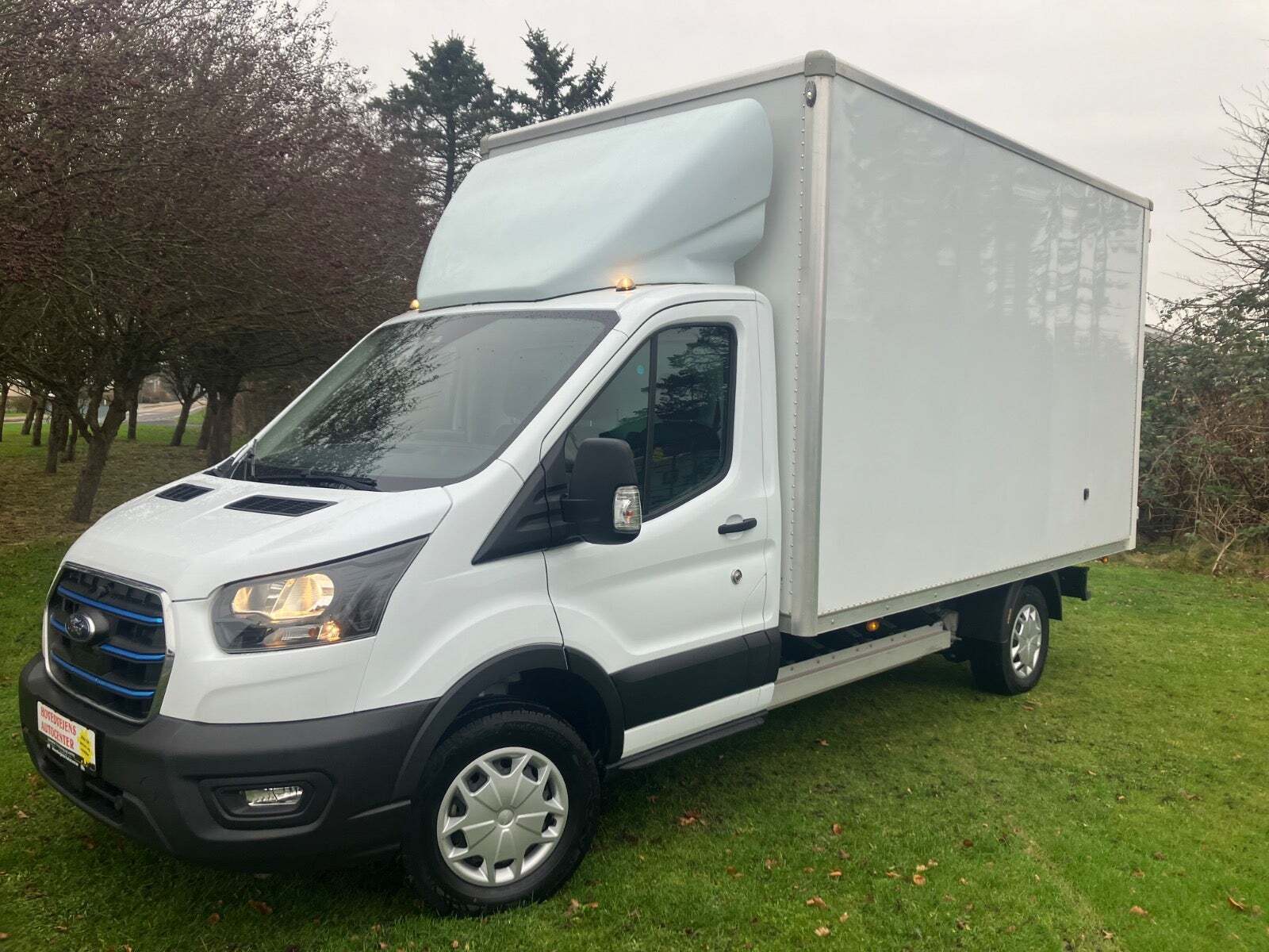 Ford E-Transit 350 L3 Chassis 68 Trend H1 RWD