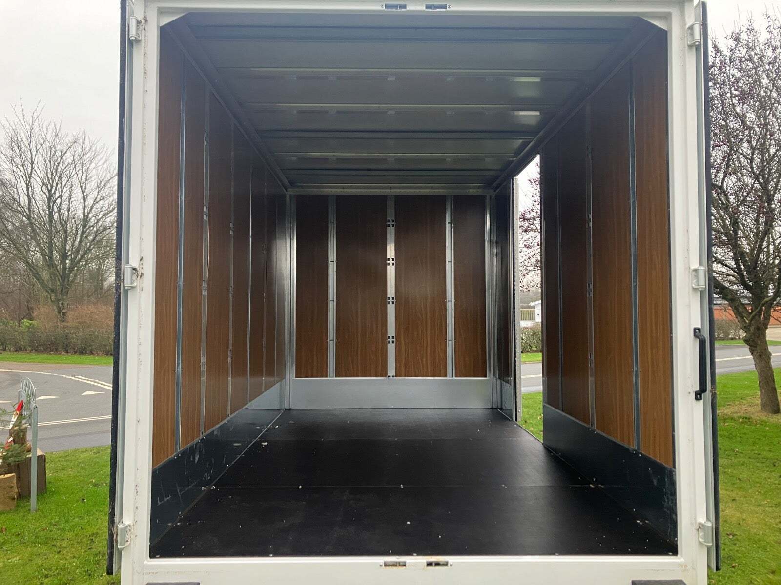 Ford E-Transit 350 L3 Chassis 68 Trend H1 RWD