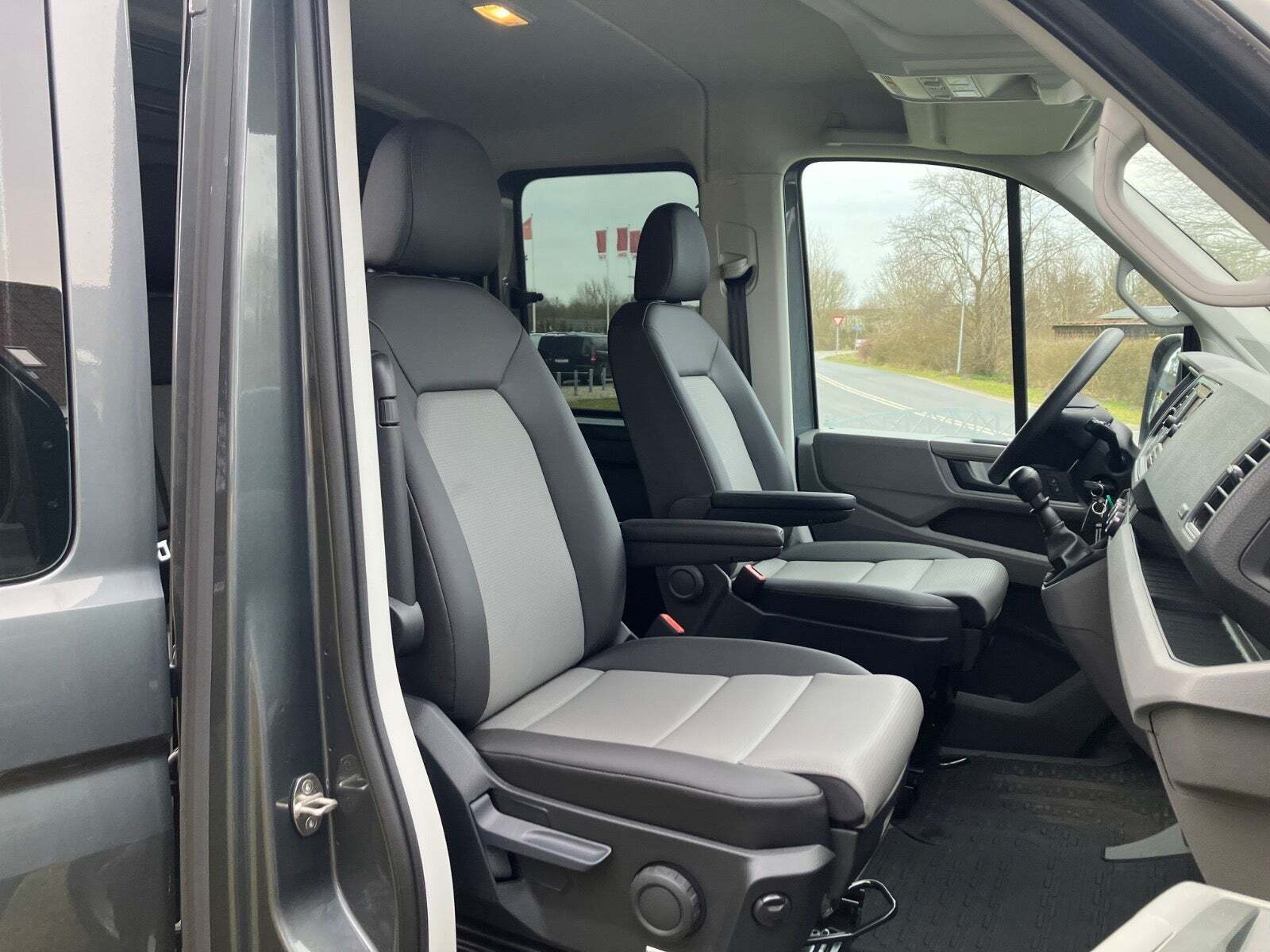 VW Crafter 35 2,0 TDi 177 Db.Kab m/lad L3