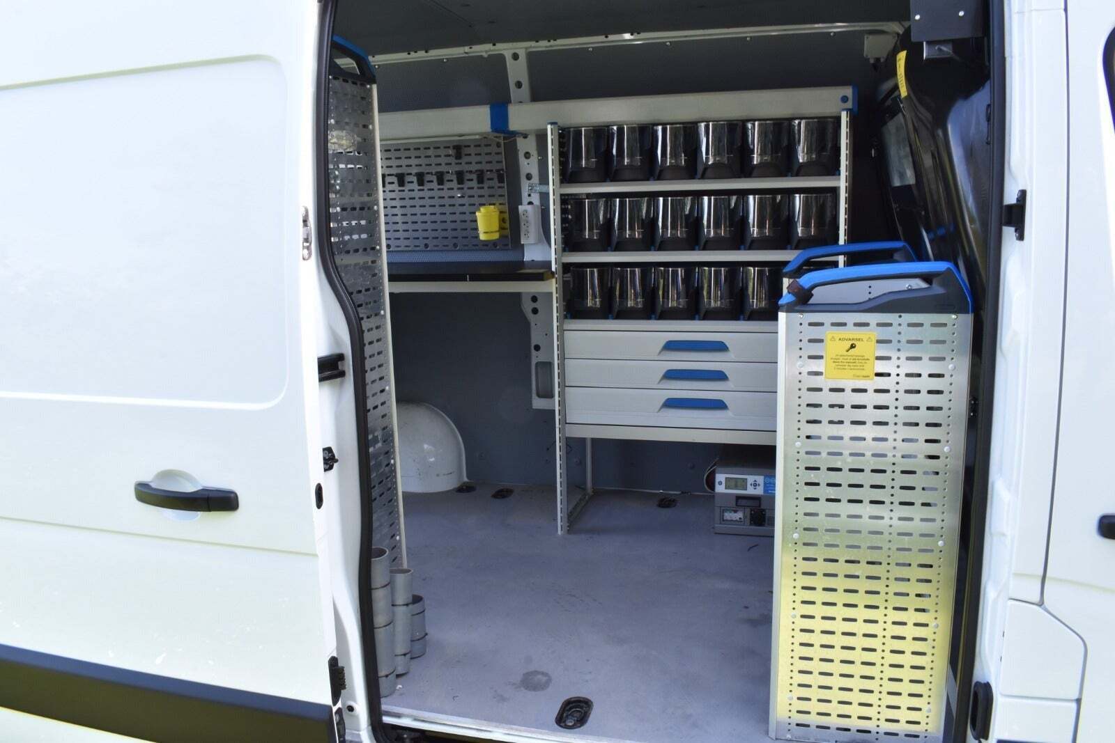 Renault Master IV T33 2,3 dCi 150 L2H2 Kassevogn