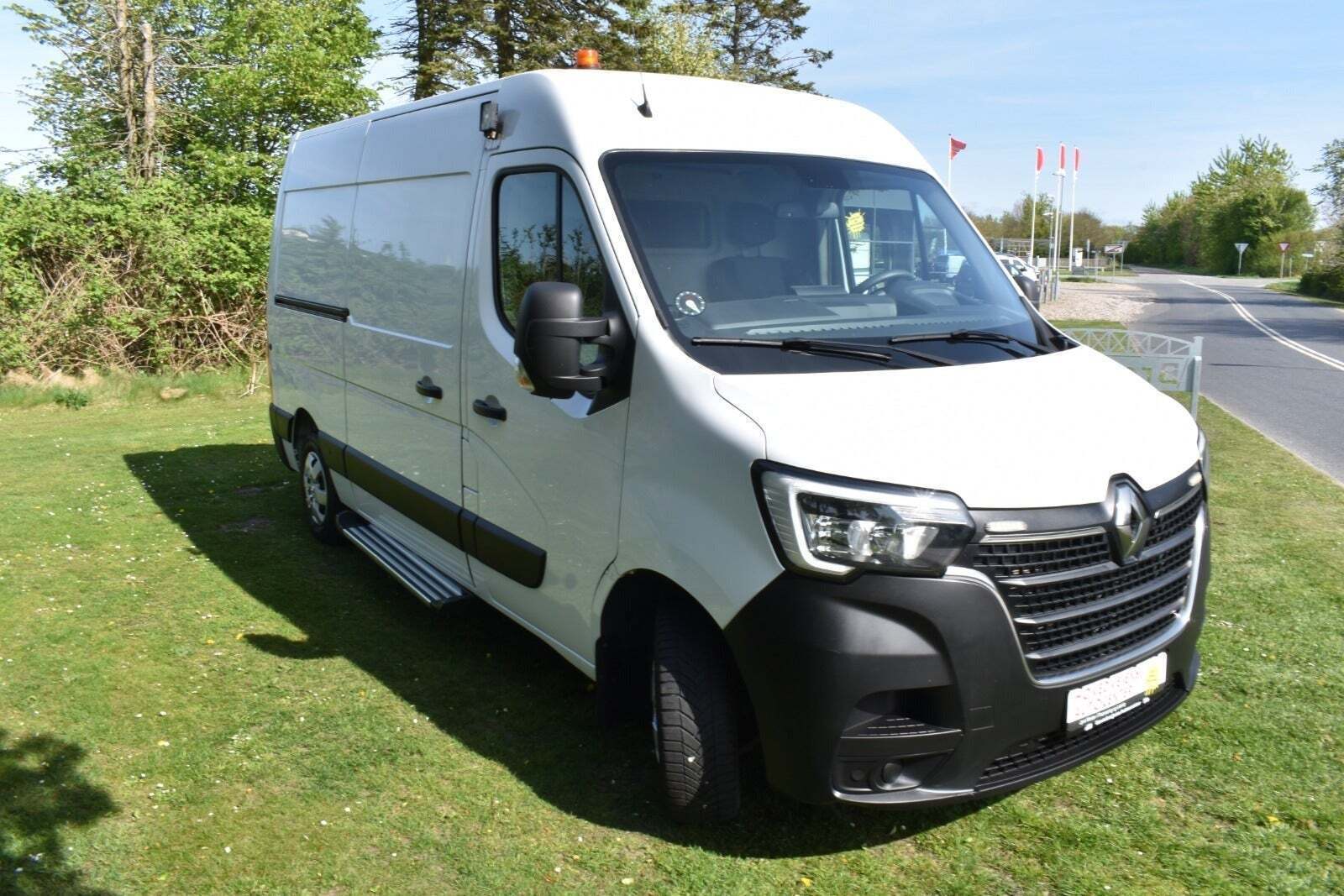 Renault Master IV T33 2,3 dCi 150 L2H2 Kassevogn
