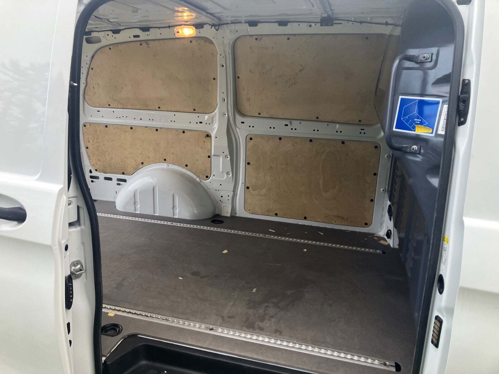 Mercedes eVito 111 L