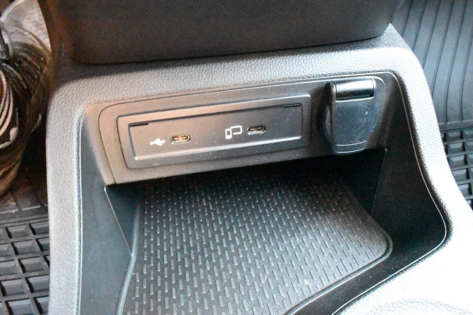 Sort Mercedes eCitan fra 2023