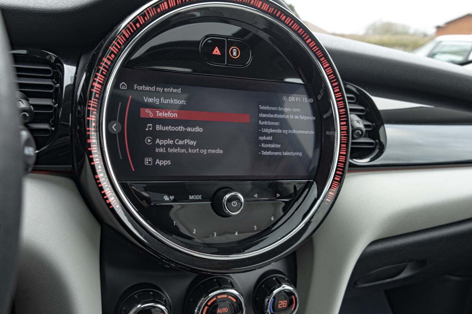 Blå Mini Cooper SE fra 2021