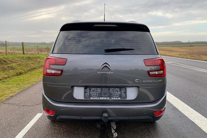Grå Citroën Grand C4 SpaceTourer fra 2019 set udefra