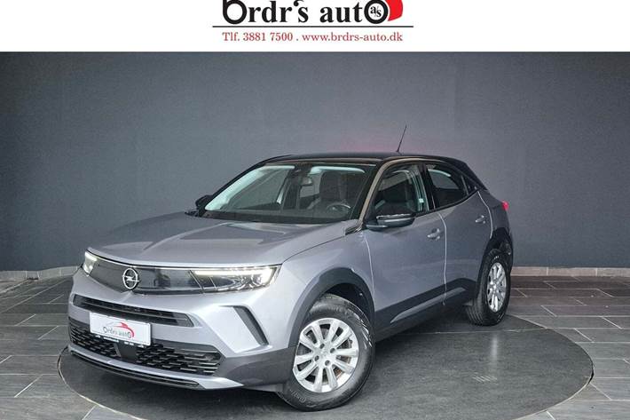 Grå Opel Mokka fra 2022 set udefra