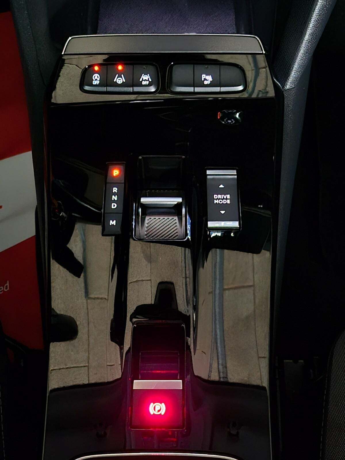 Grå Opel Mokka fra 2022