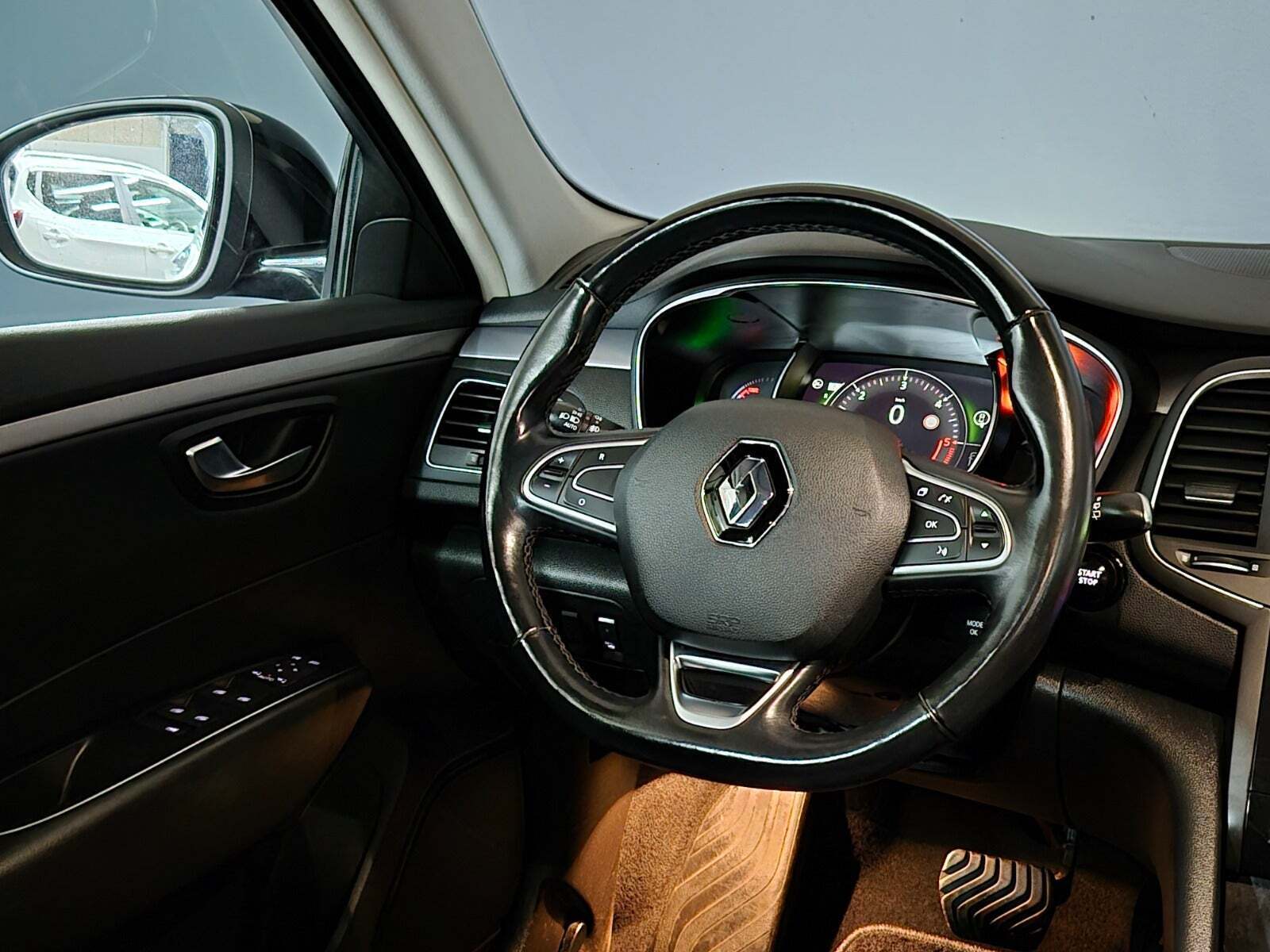 Sort Renault Talisman fra 2018