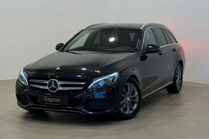 Sort Mercedes C220 d fra 2015 set udefra