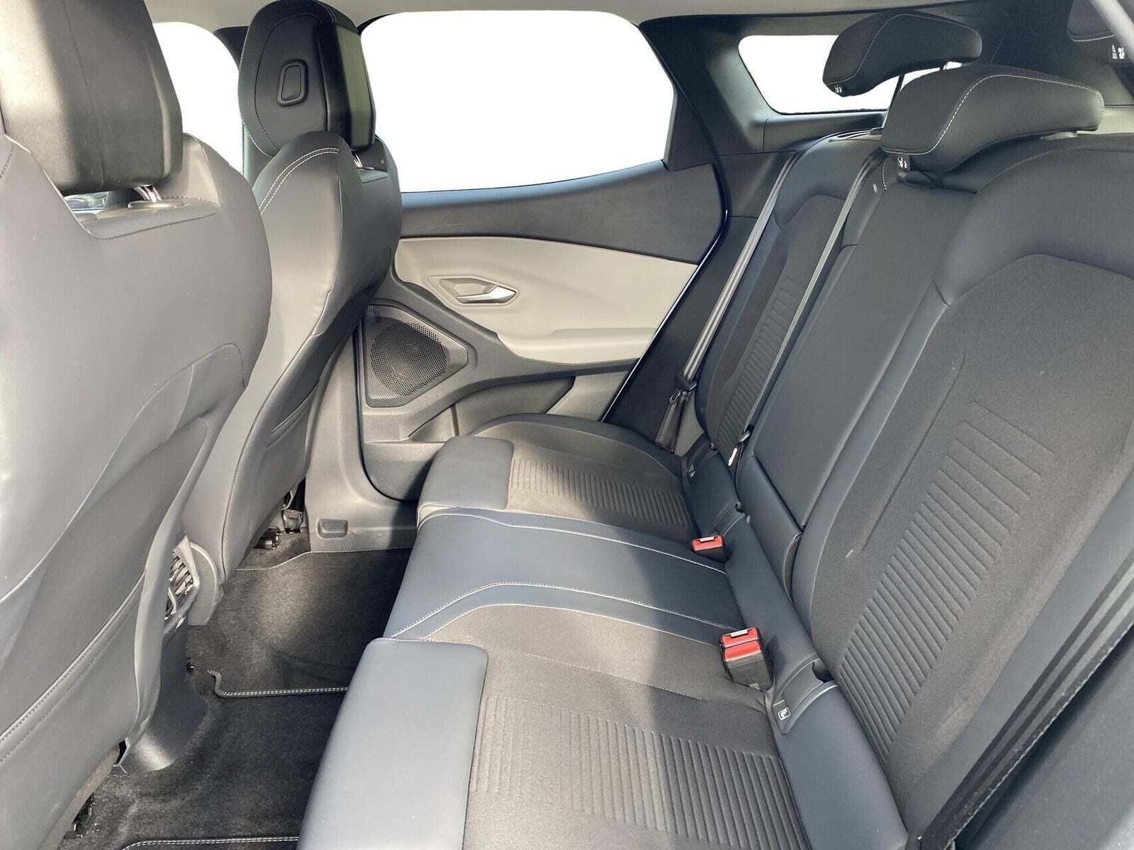 Ford Explorer 84 Select Extended Range AWD