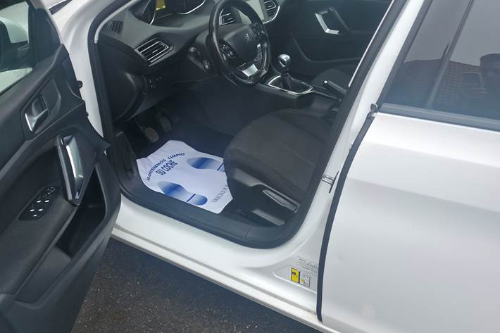 Hvid Peugeot 308 fra 2016