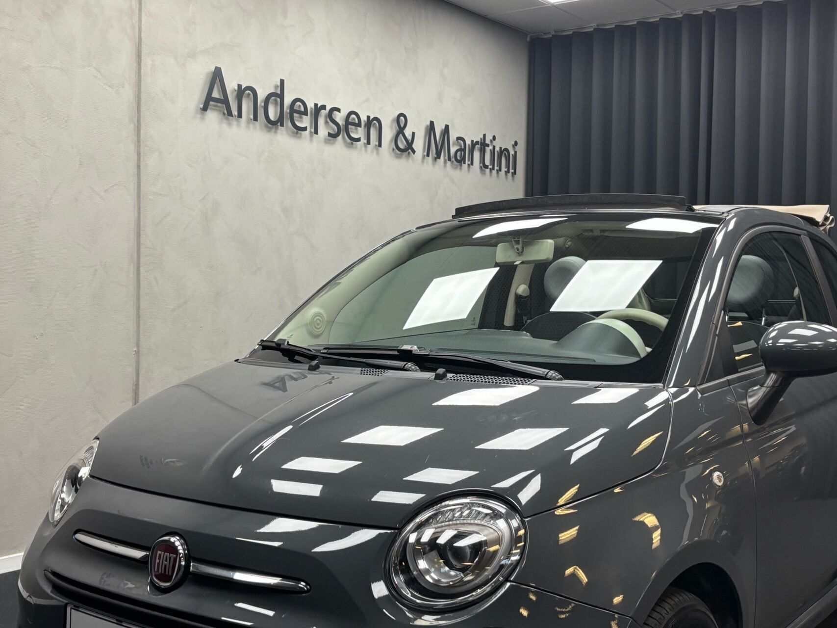 Grå Fiat 500C fra 2016