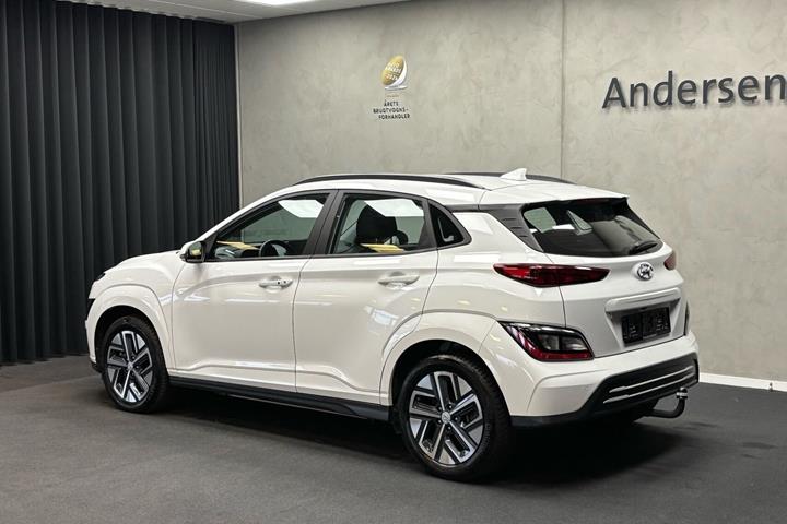 Hvid Hyundai Kona fra 2022