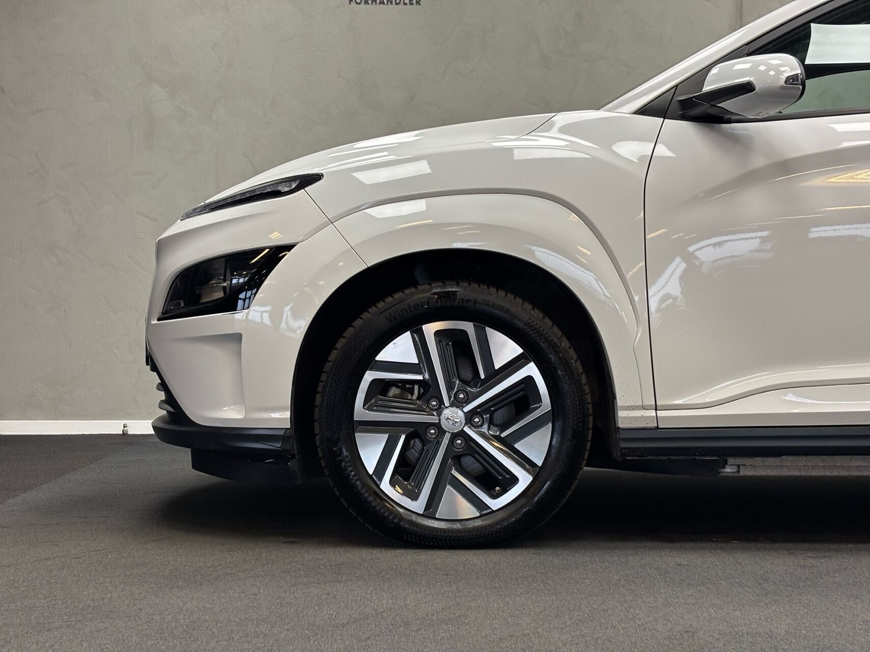 Hvid Hyundai Kona fra 2022