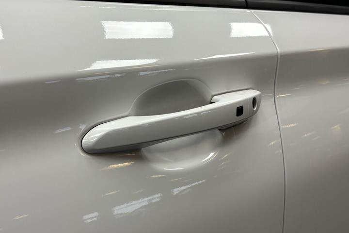 Hvid Hyundai Kona fra 2022
