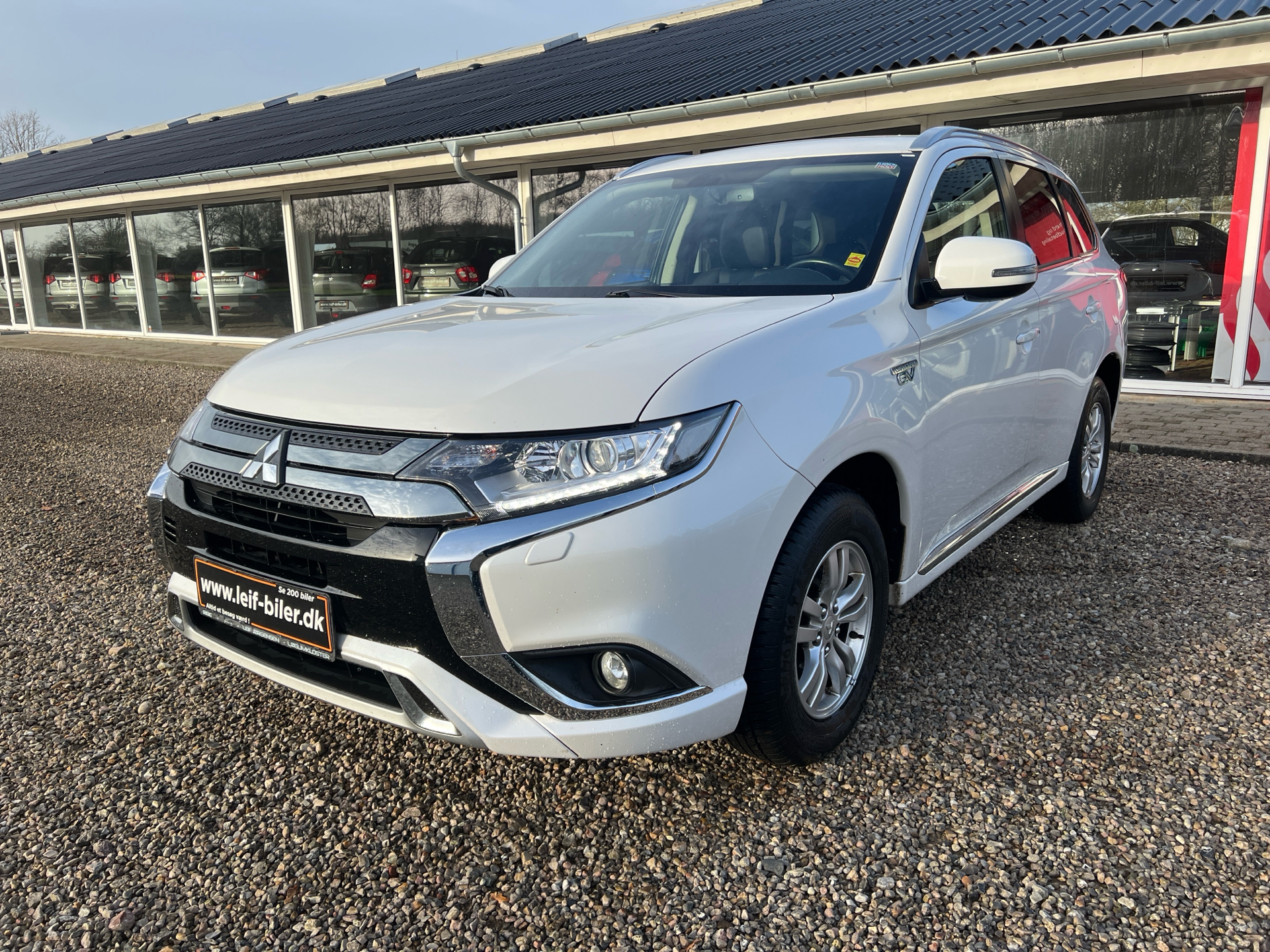 Mitsubishi Outlander 2,4 PHEV  Plugin-hybrid Inform+ 4WD 224HK 5d 6g Trinl. Gear