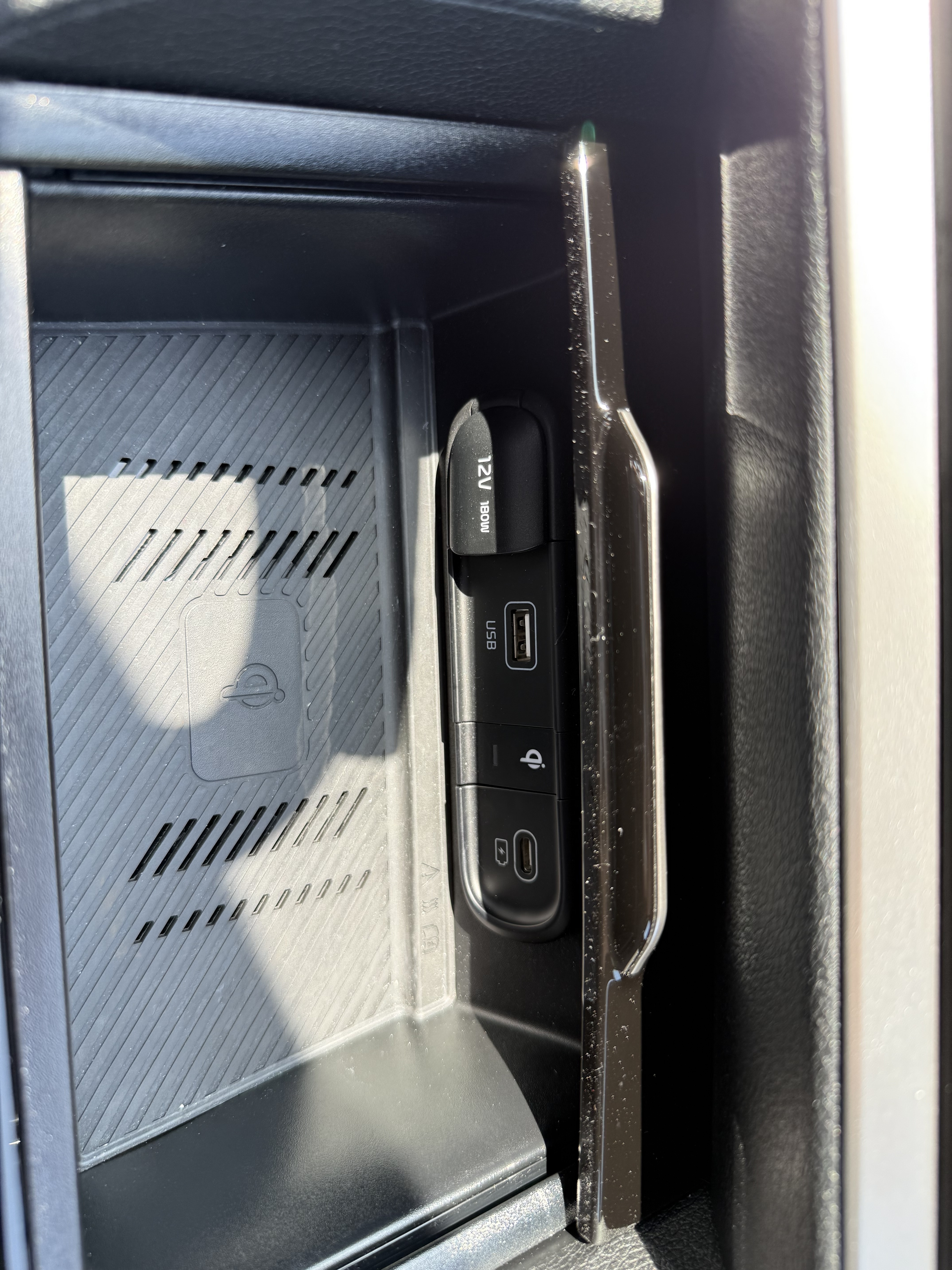 Grå Kia Sportage fra 2022