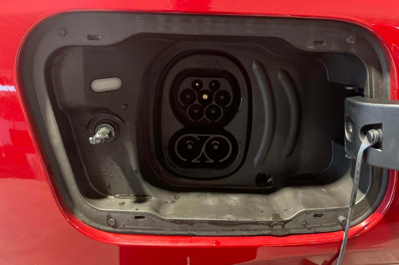 Rød Ford Explorer fra 2025