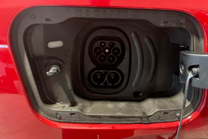 Rød Ford Explorer fra 2025