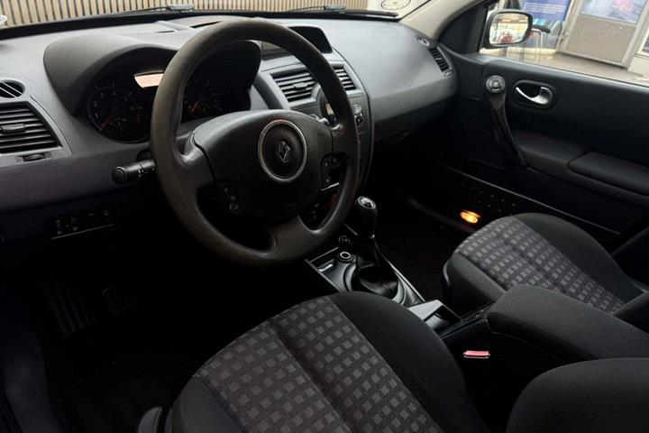 Sølv Renault Megane II fra 2007