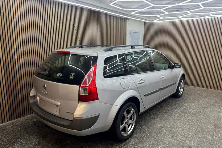 Sølv Renault Megane II fra 2007