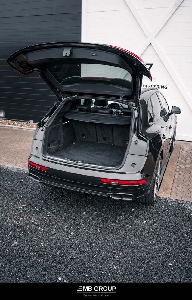 Gul Audi SQ5 fra 2017