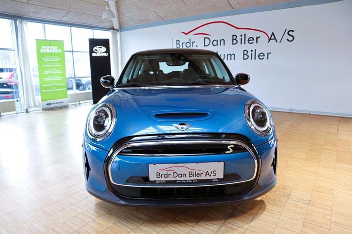 Blå Mini Cooper SE fra 2023
