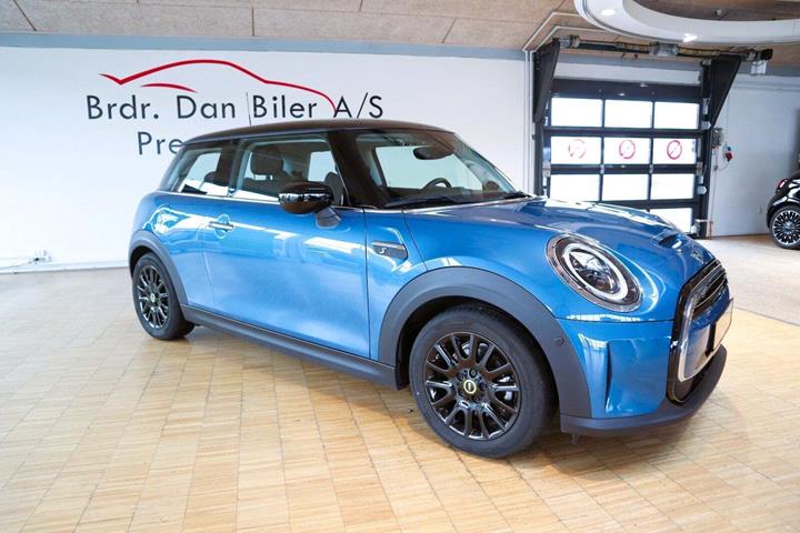 Blå Mini Cooper SE fra 2023