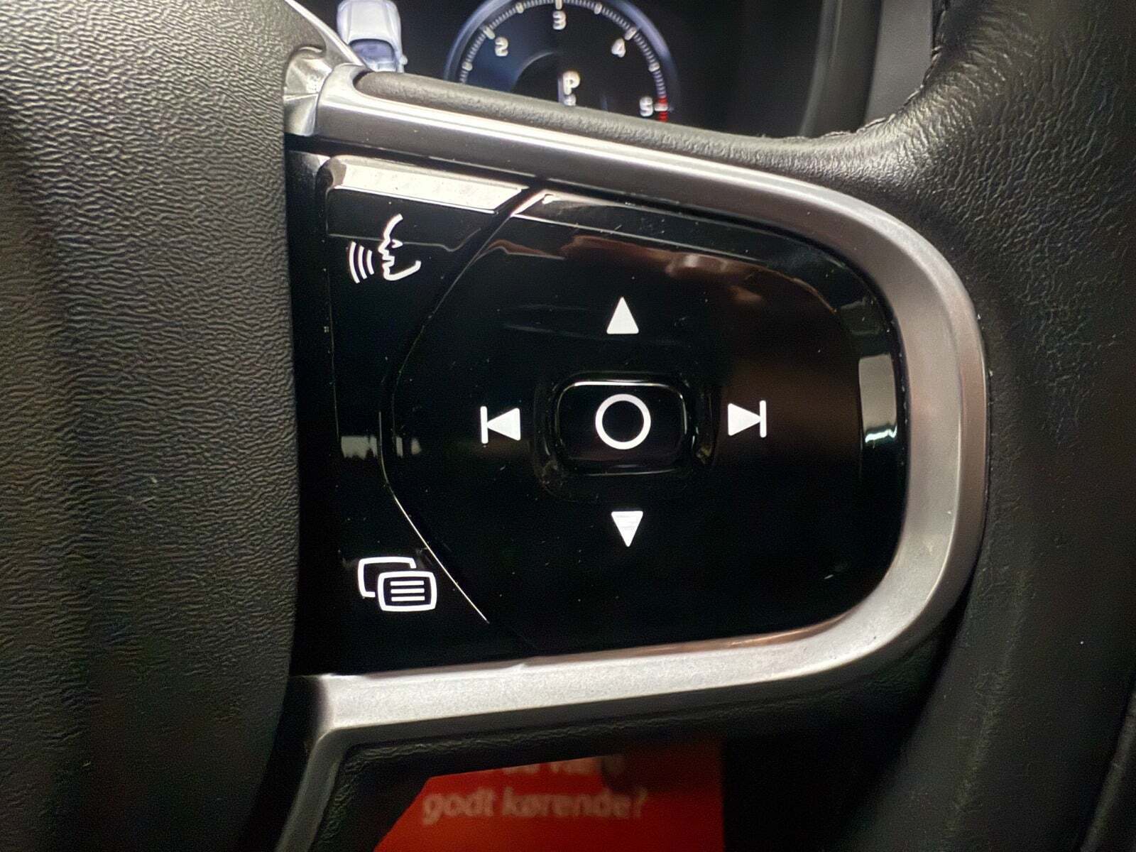 Grå Volvo V60 fra 2020