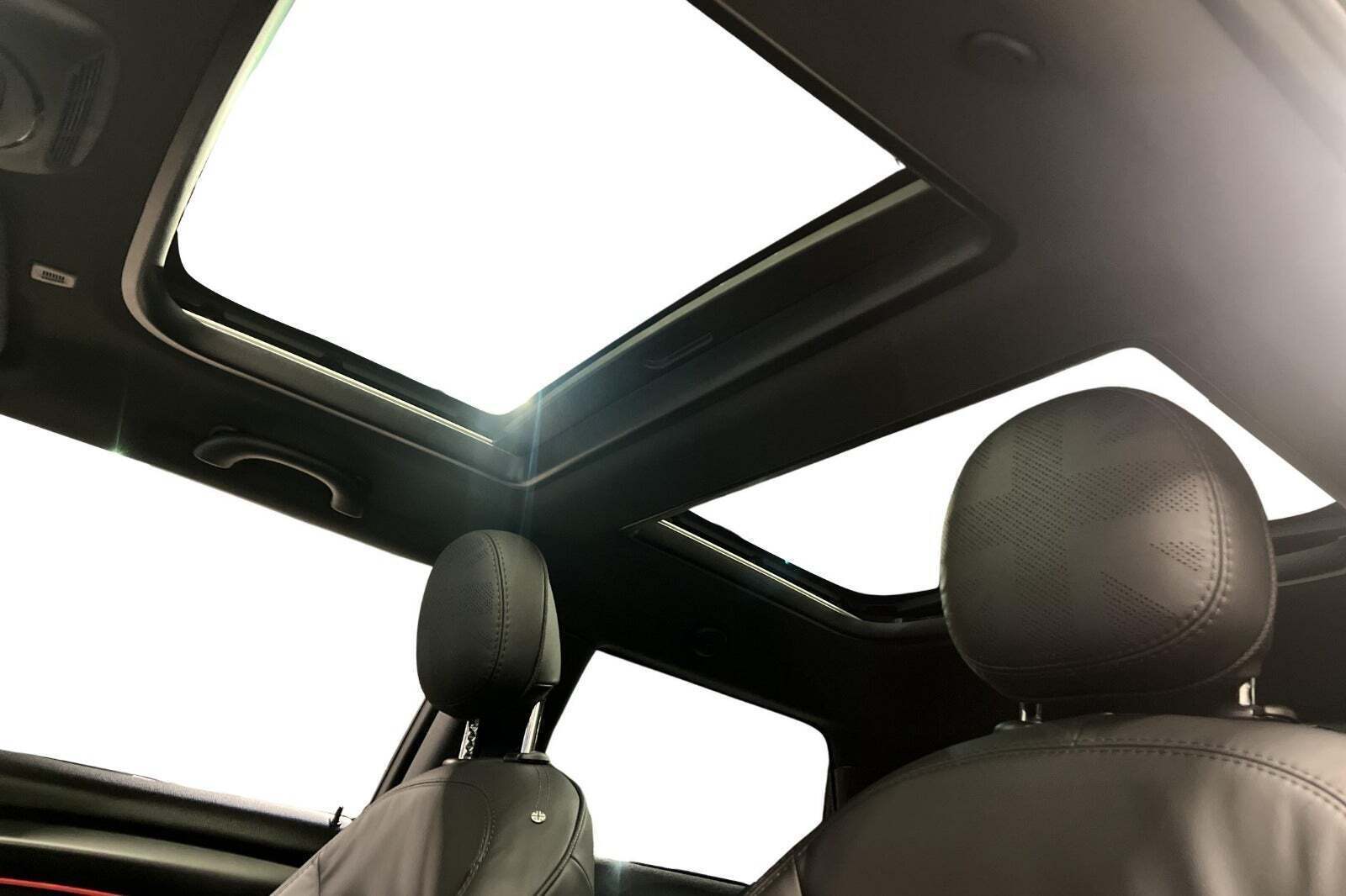 Sort Mini Cooper SE fra 2023