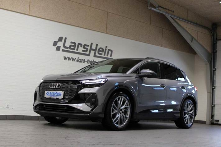 Grå Audi Q4 e-tron fra 2024 set udefra
