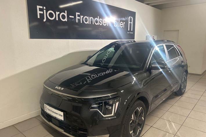 Grå Kia Niro fra 2024