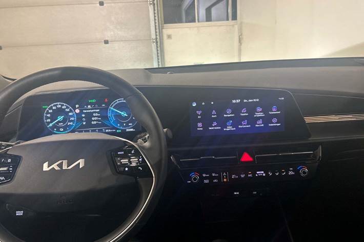 Grå Kia Niro fra 2024